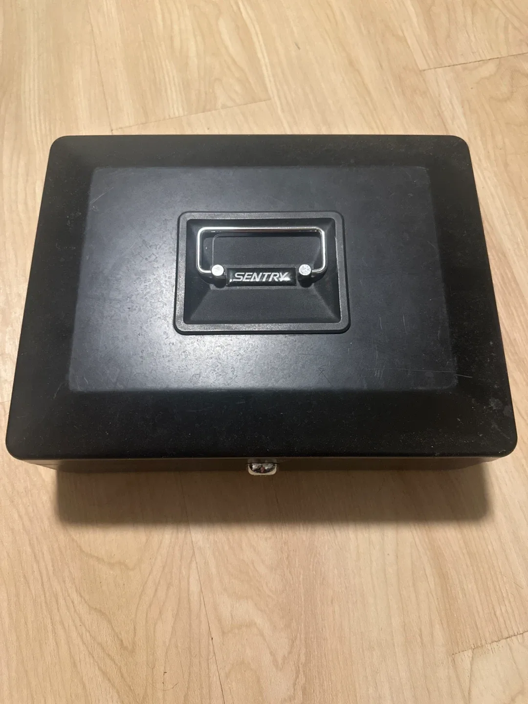 SentrySafe Cash Box with Key thumbnail