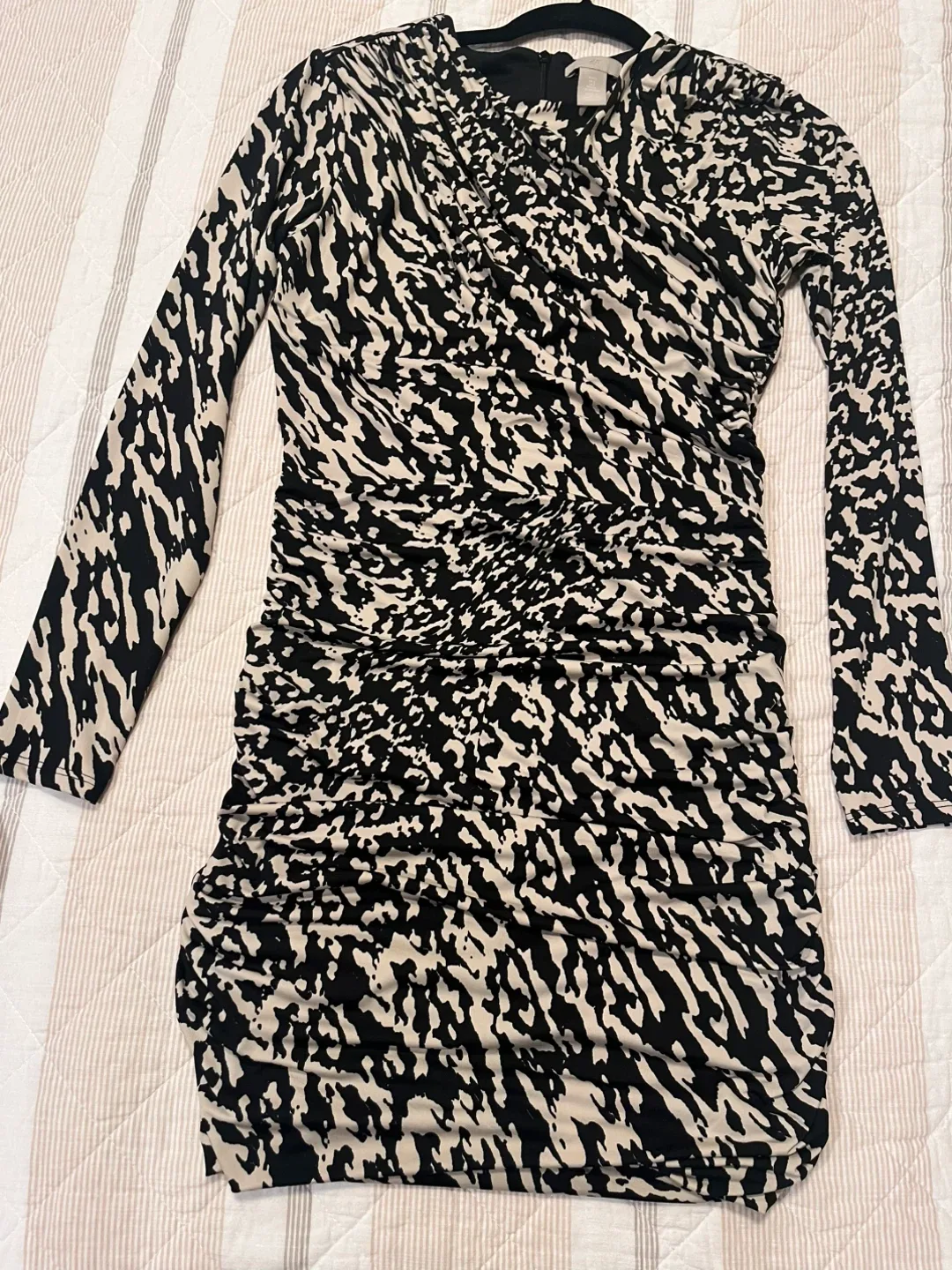 3 dresses for $29 image indicator(2)