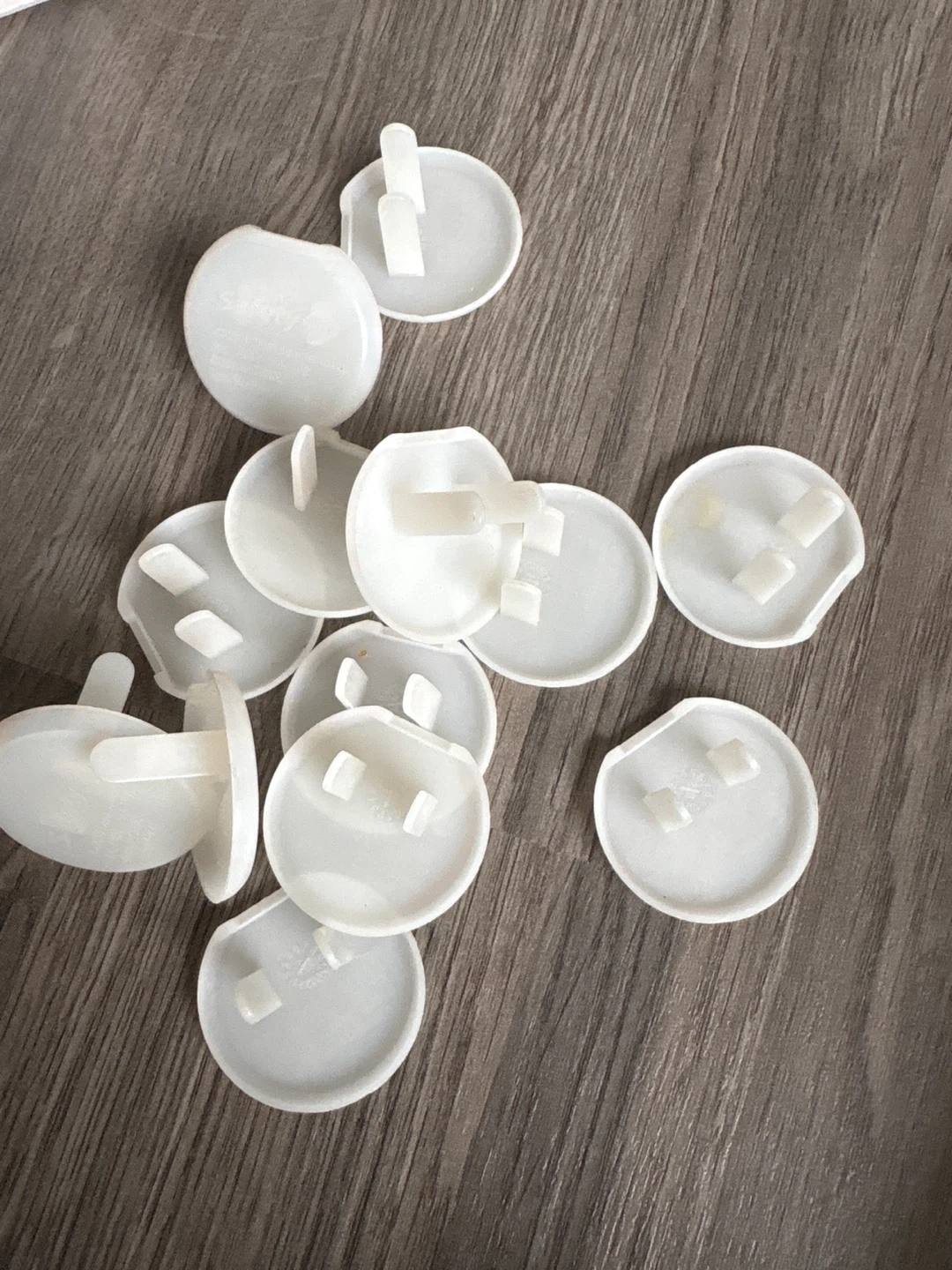 Safety 1st Outlet Plugs - Child Proofing