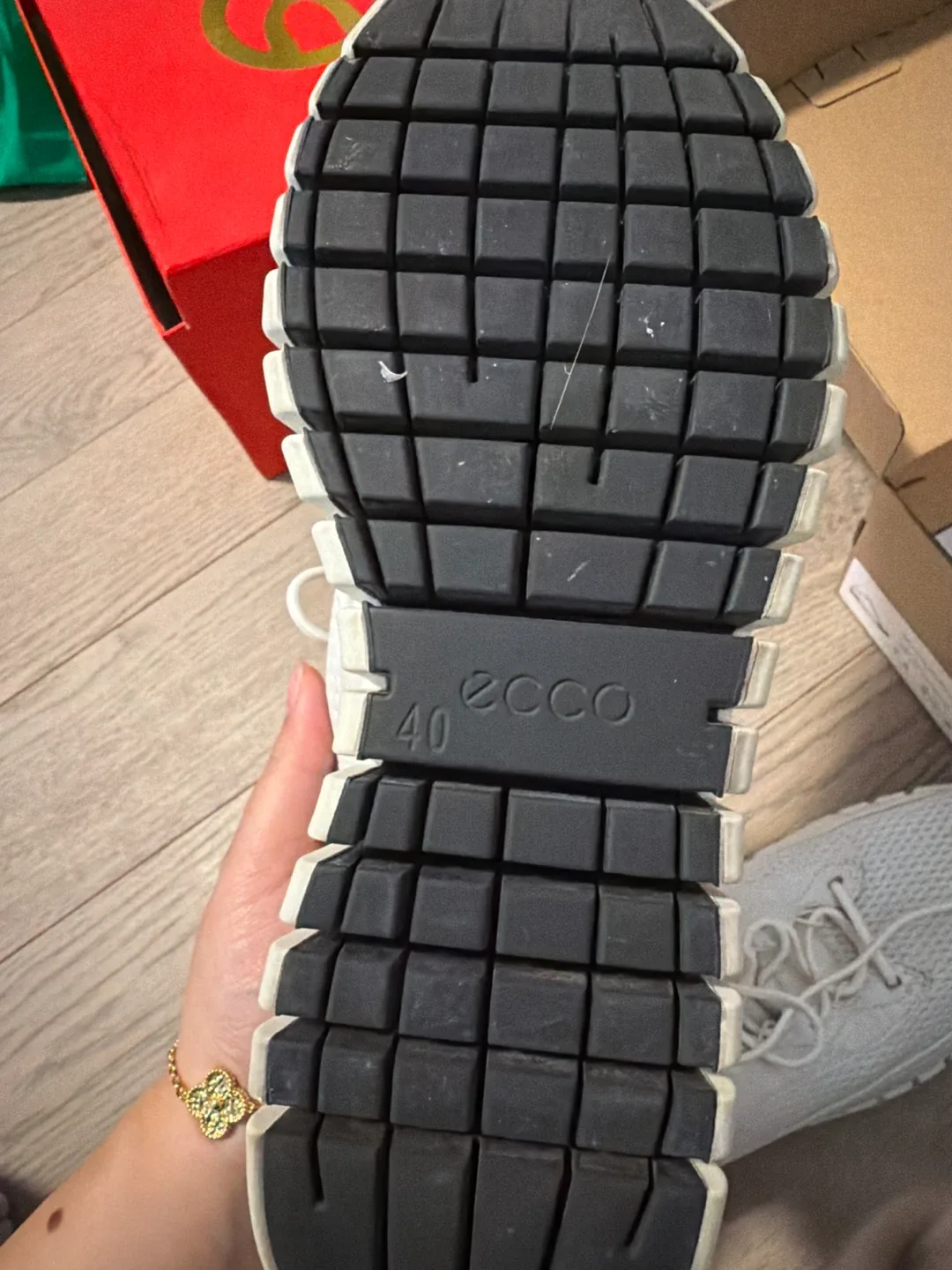 Ecco Ultra Flex White Sneakers - Size 40 image indicator(2)