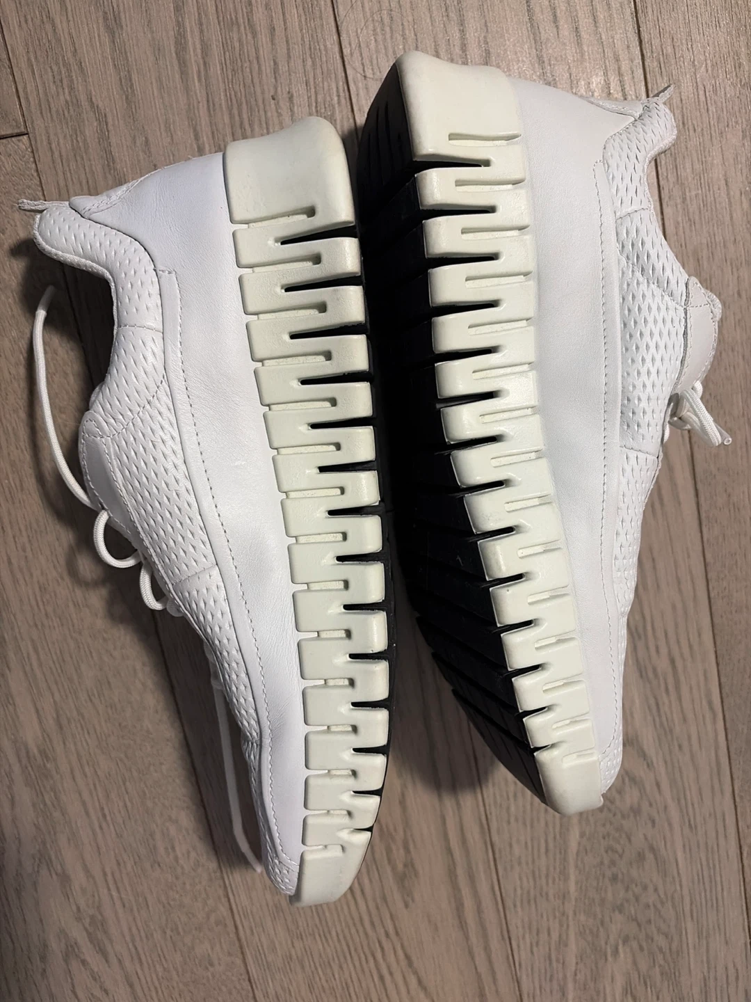 Ecco Ultra Flex White Sneakers - Size 40 - photo 3