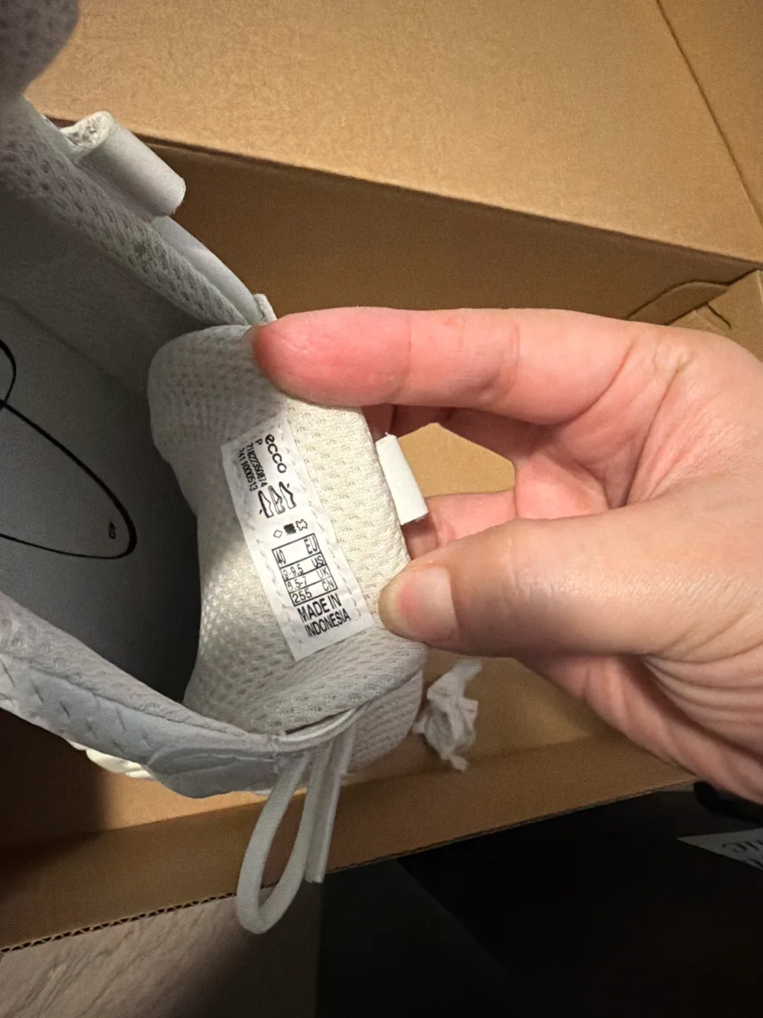 Ecco Ultra Flex White Sneakers - Size 40 image indicator(4)