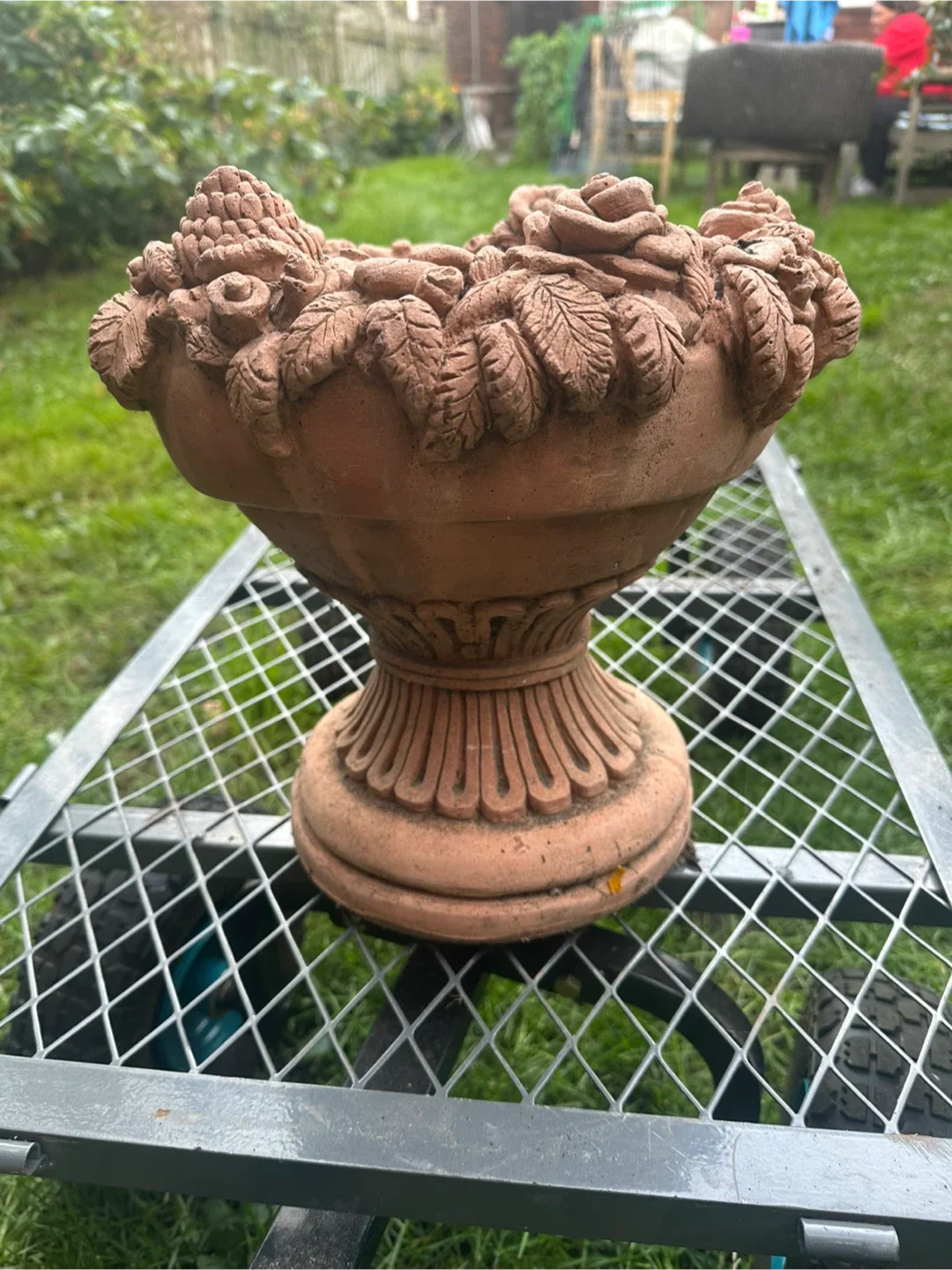 🥕 Terracotta Floral Urn Planter thumbnail