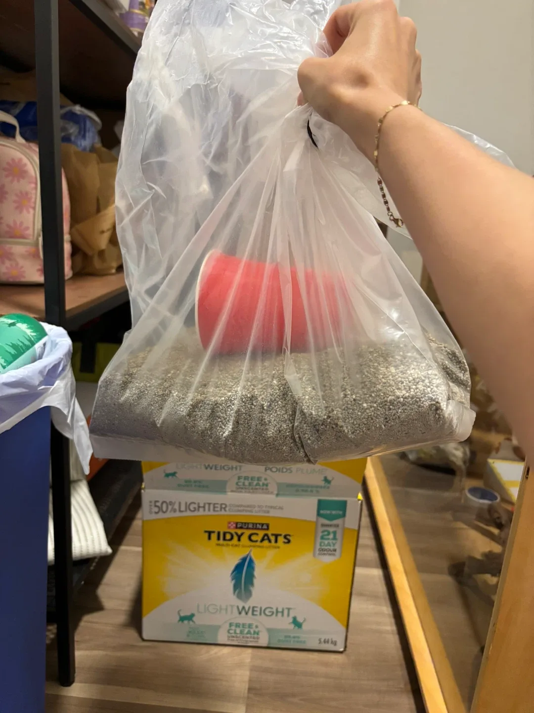 Cat Litter Box + Scoop + Tidy Cats Litter image indicator(4)