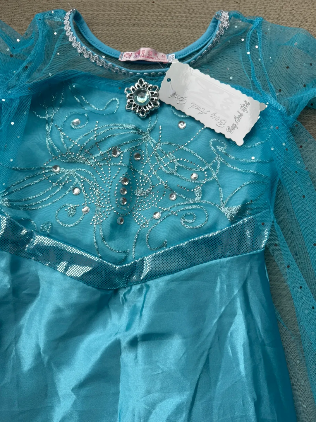 Elsa 'Frozen' Dress - Size 130 image indicator(4)