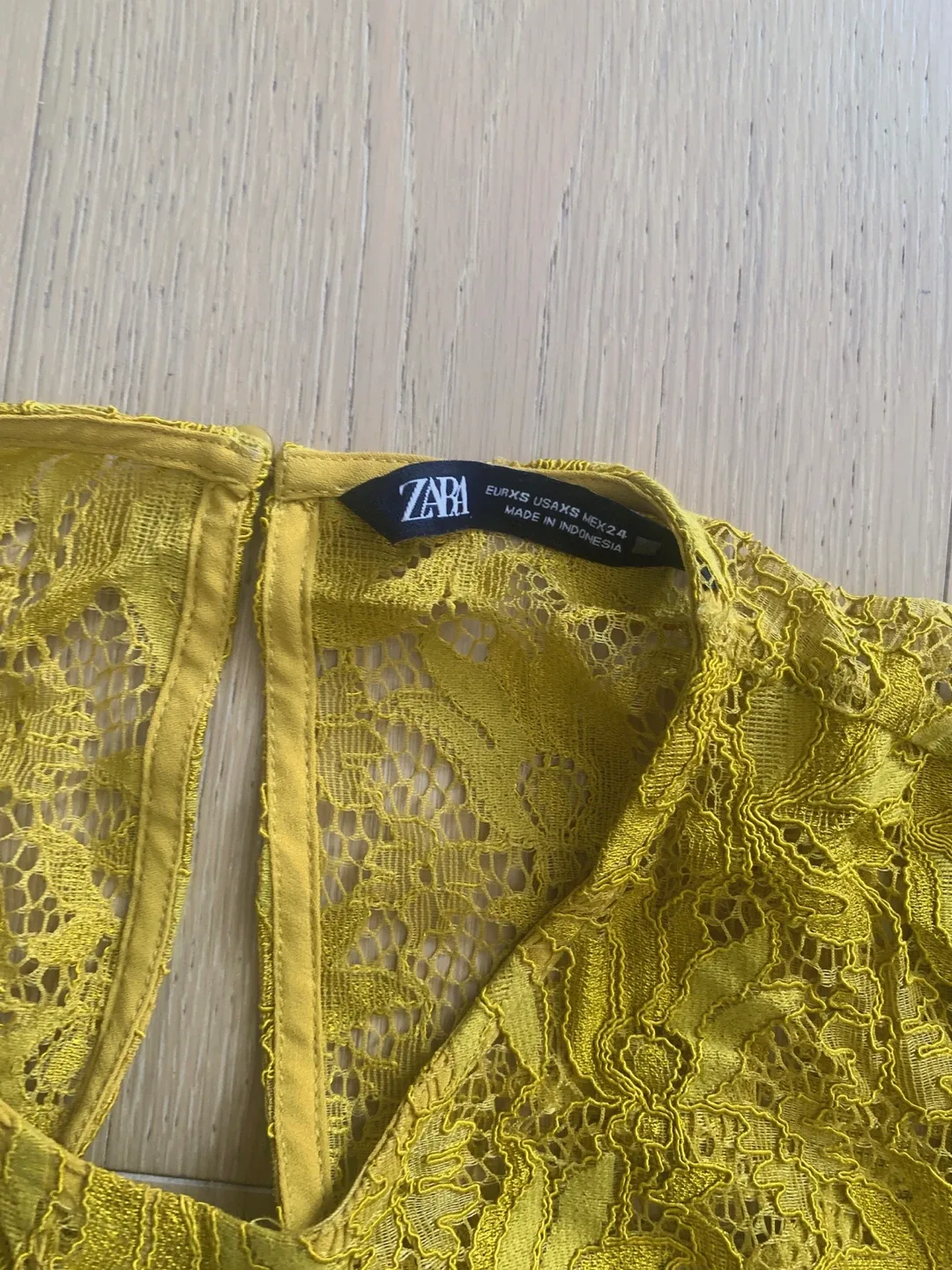 Zara Yellow Lace Peplum Top - Size XS image indicator(3)
