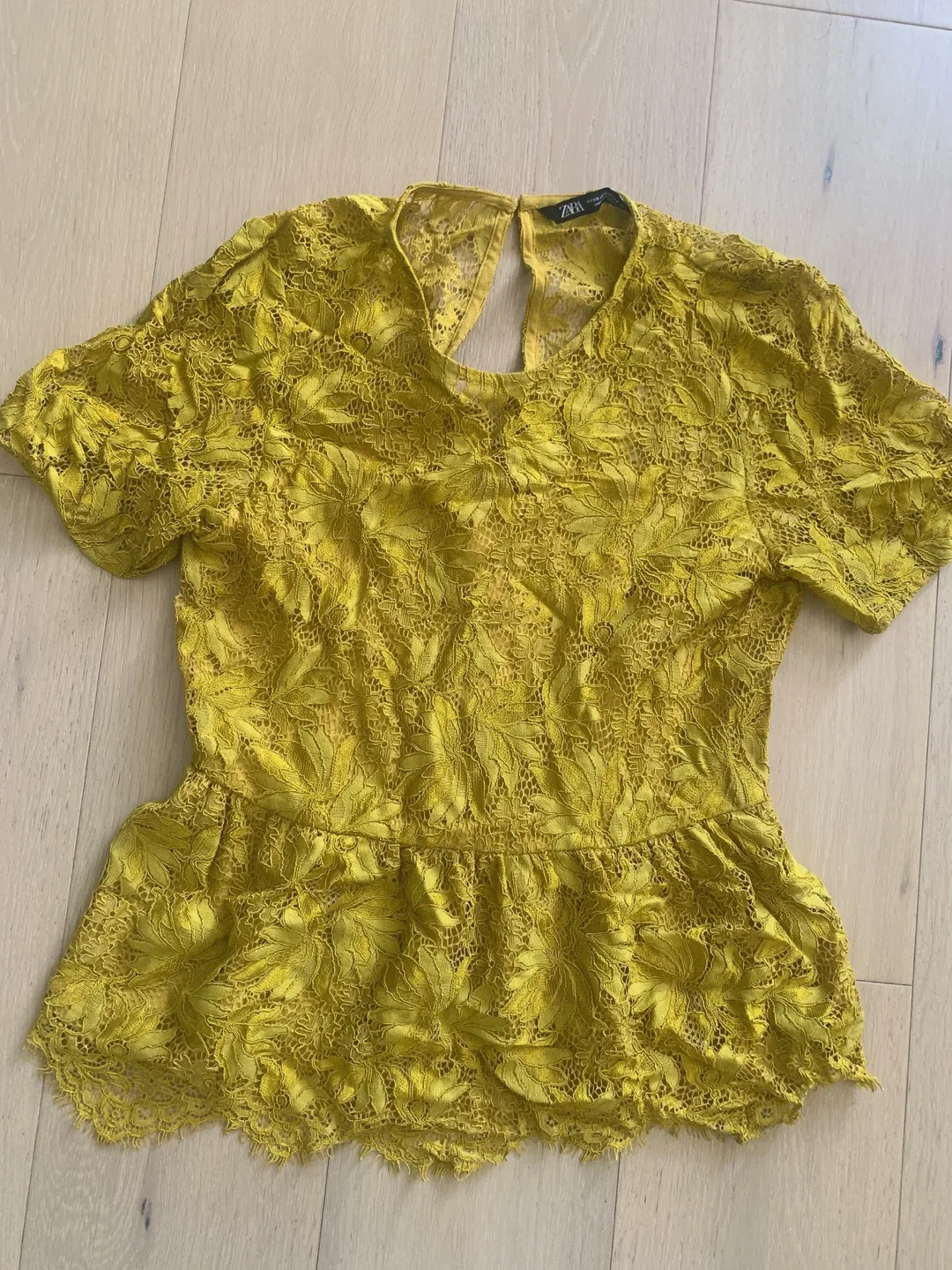 Zara Yellow Lace Peplum Top - Size XS image indicator(2)