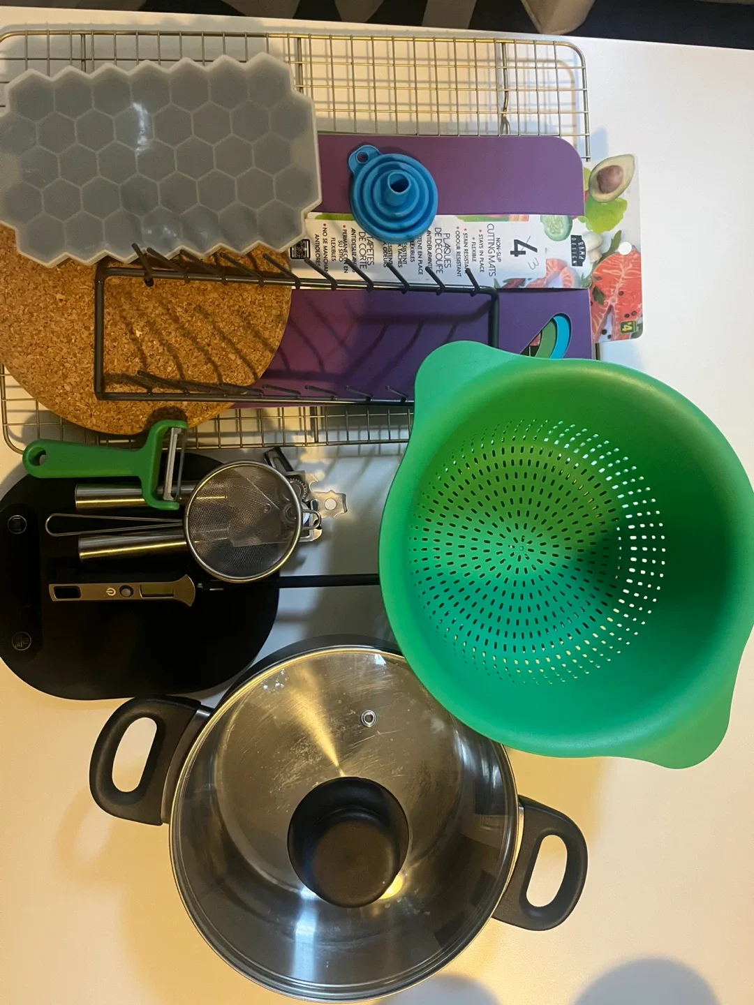 Kitchen Items: Colander, Pot, Cutting Mats & More!