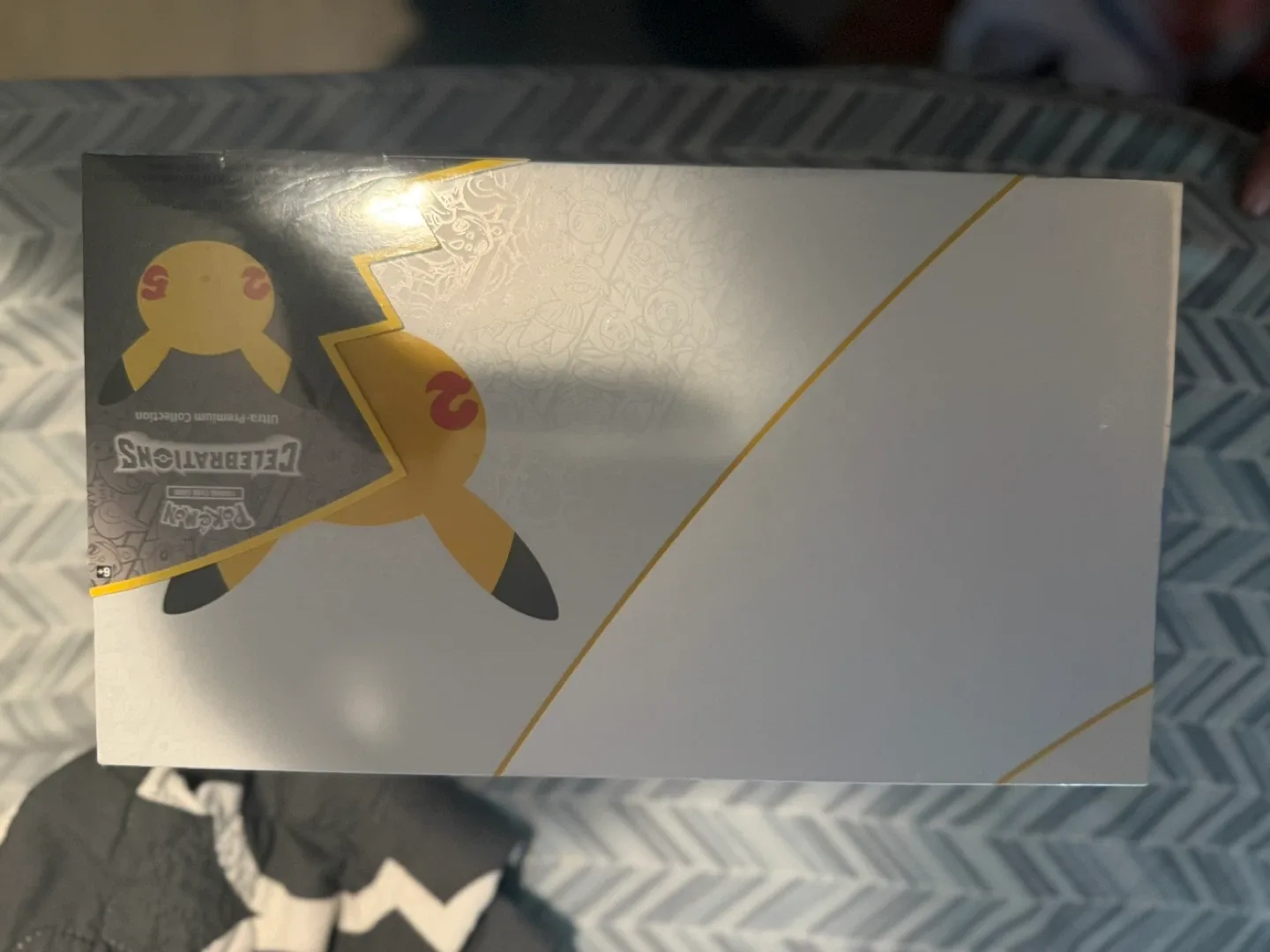 Pokemon TCG Celebrations Ultra-Premium Collection Box Set image indicator(5)