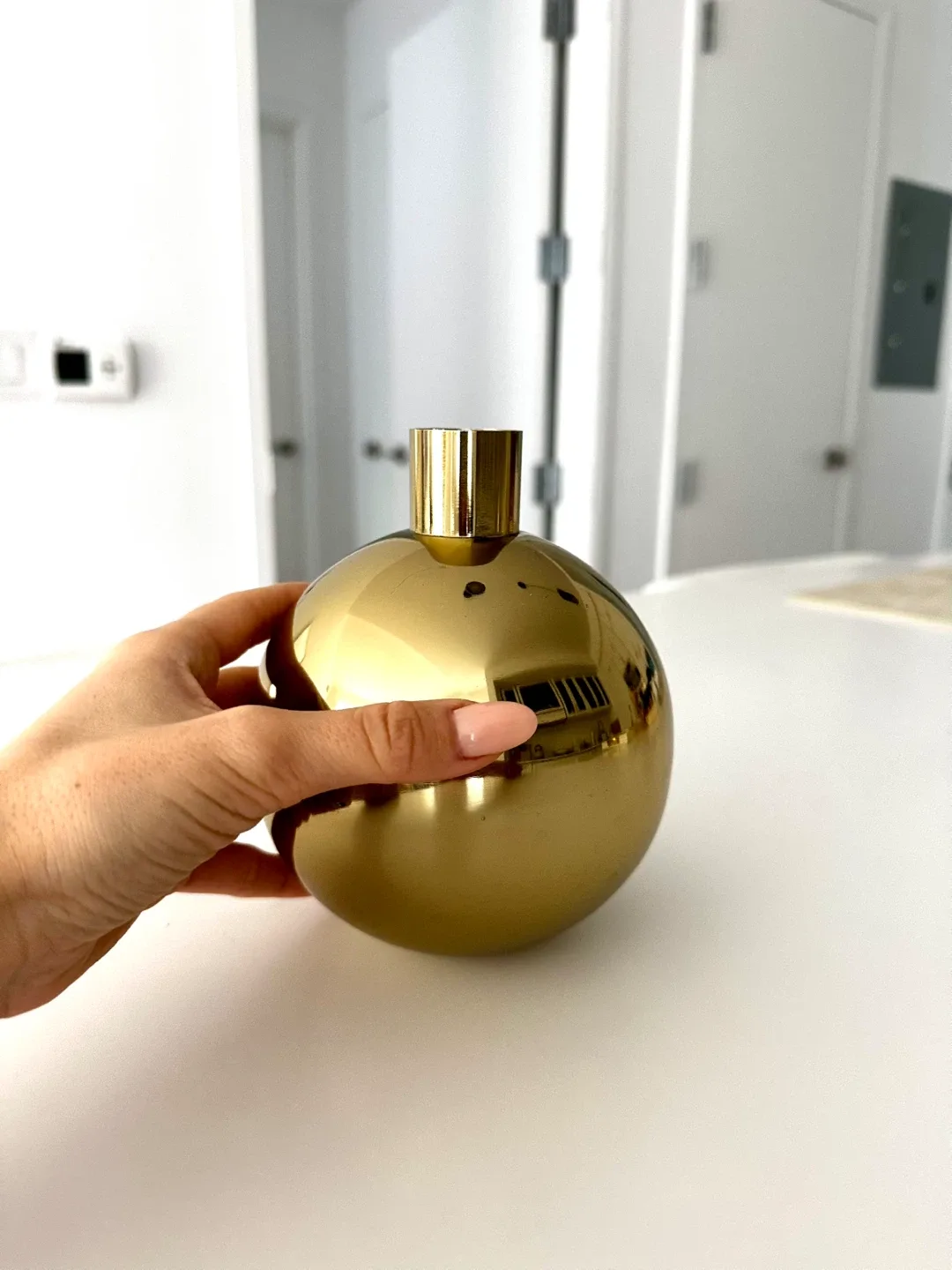 Gold Spherical Vase 6” image indicator(2)