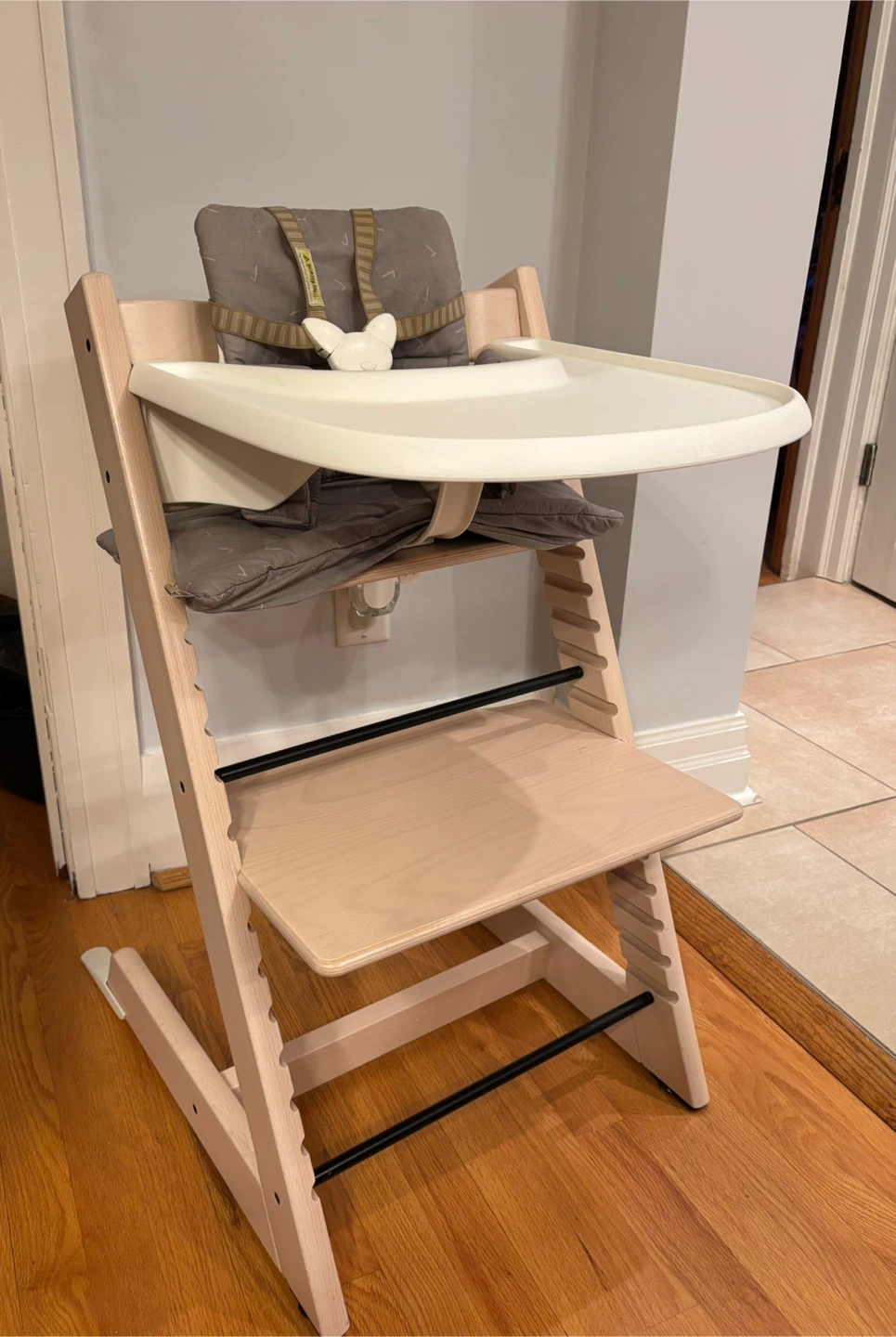 Tripp Trapp High Chair & Cushion with Tray