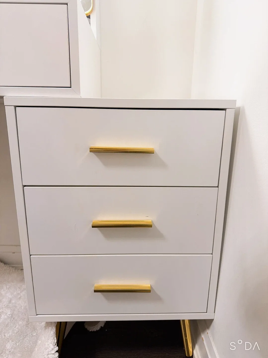 Vanity Makeup Table with Lighted Mirror - White image indicator(2)