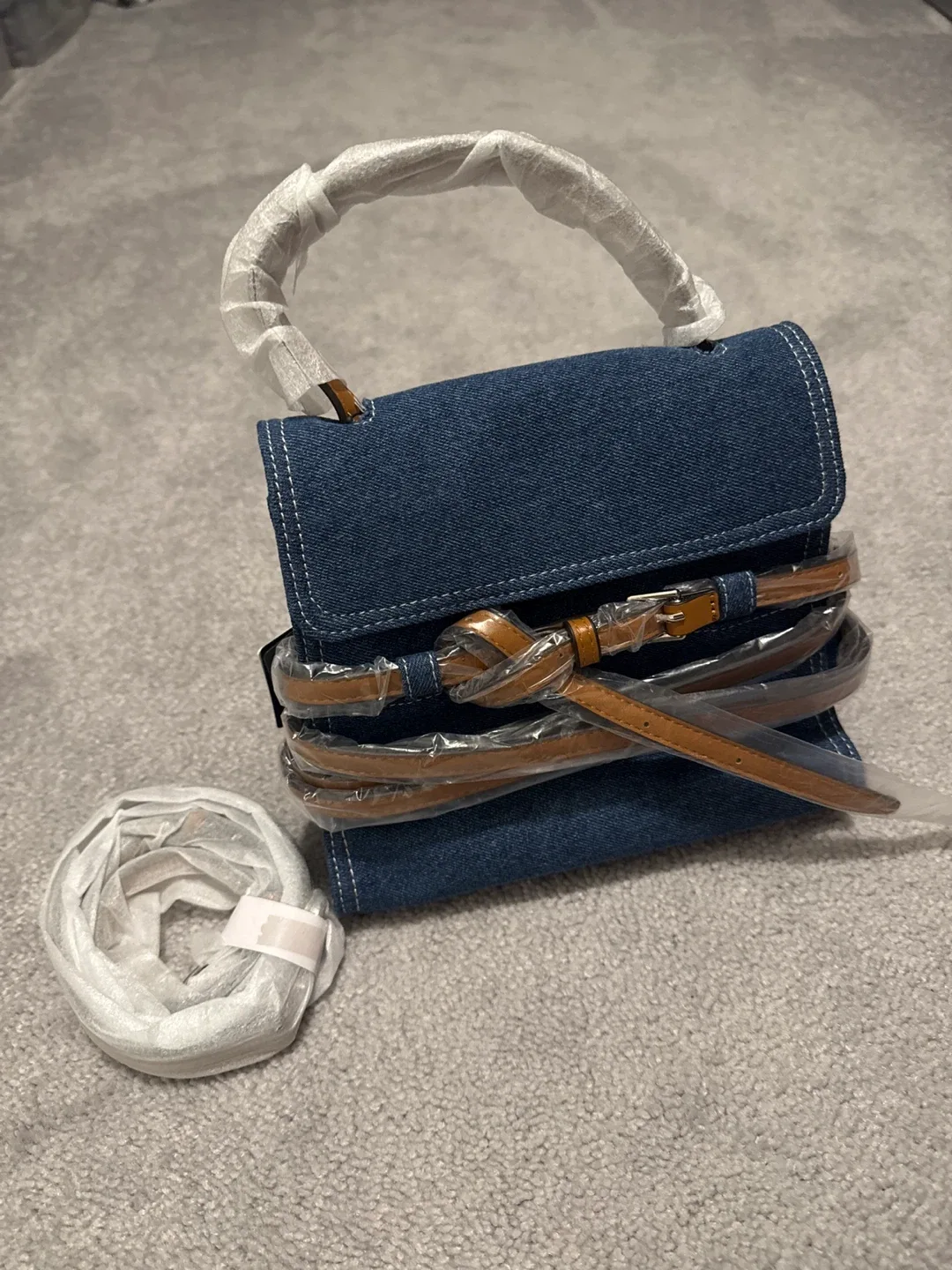 New Loewe Puzzle Edge Denim Bag image indicator(4)