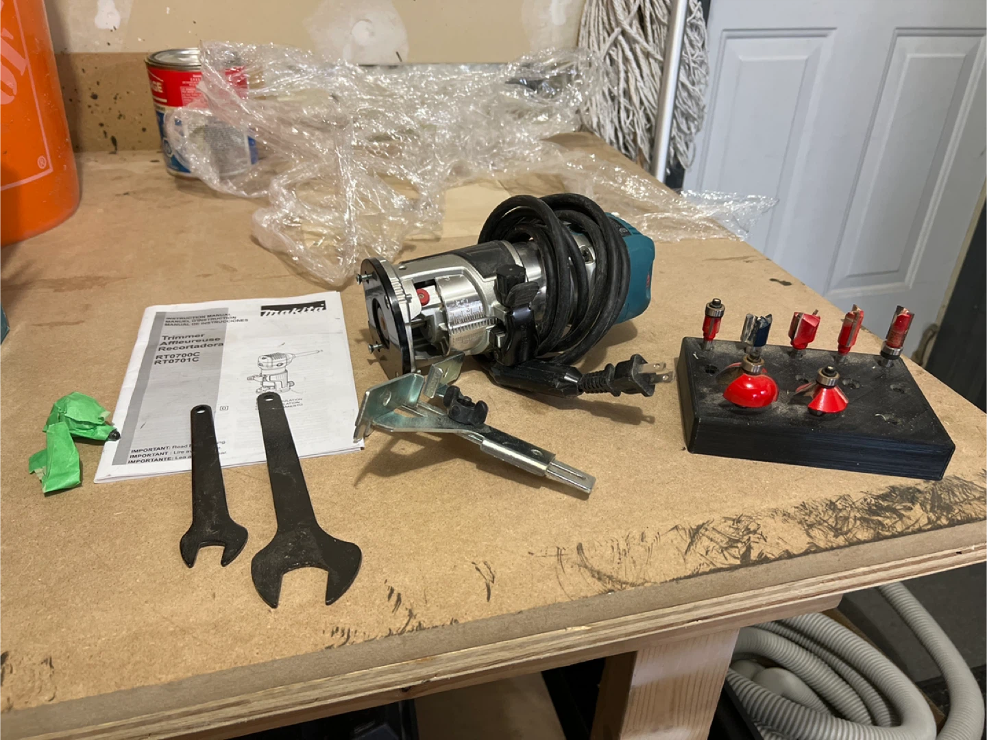 Makita RT0701C 1-1/4 HP Compact Router - photo 2