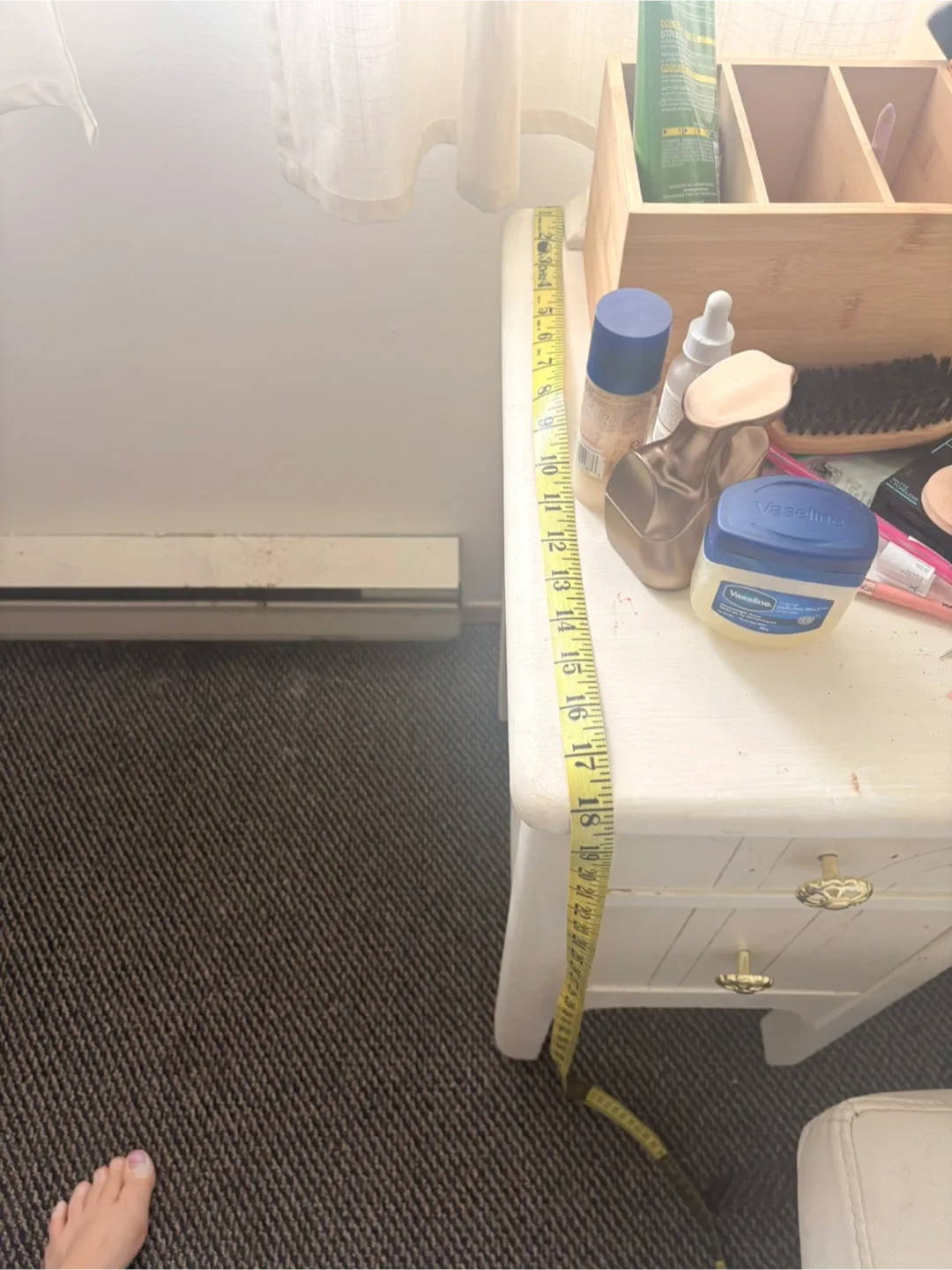 White Vanity Desk with Mirror image indicator(4)