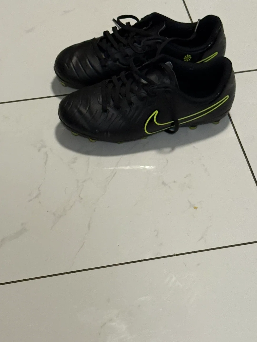 Nike Tiempo Soccer Cleats - Size 9 image indicator(2)