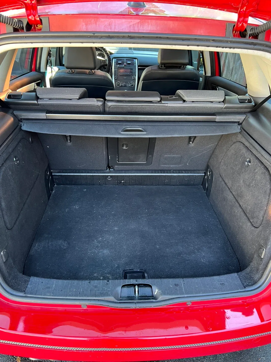 Mercedes-Benz B200 Turbo - Red Hatchback image indicator(6)