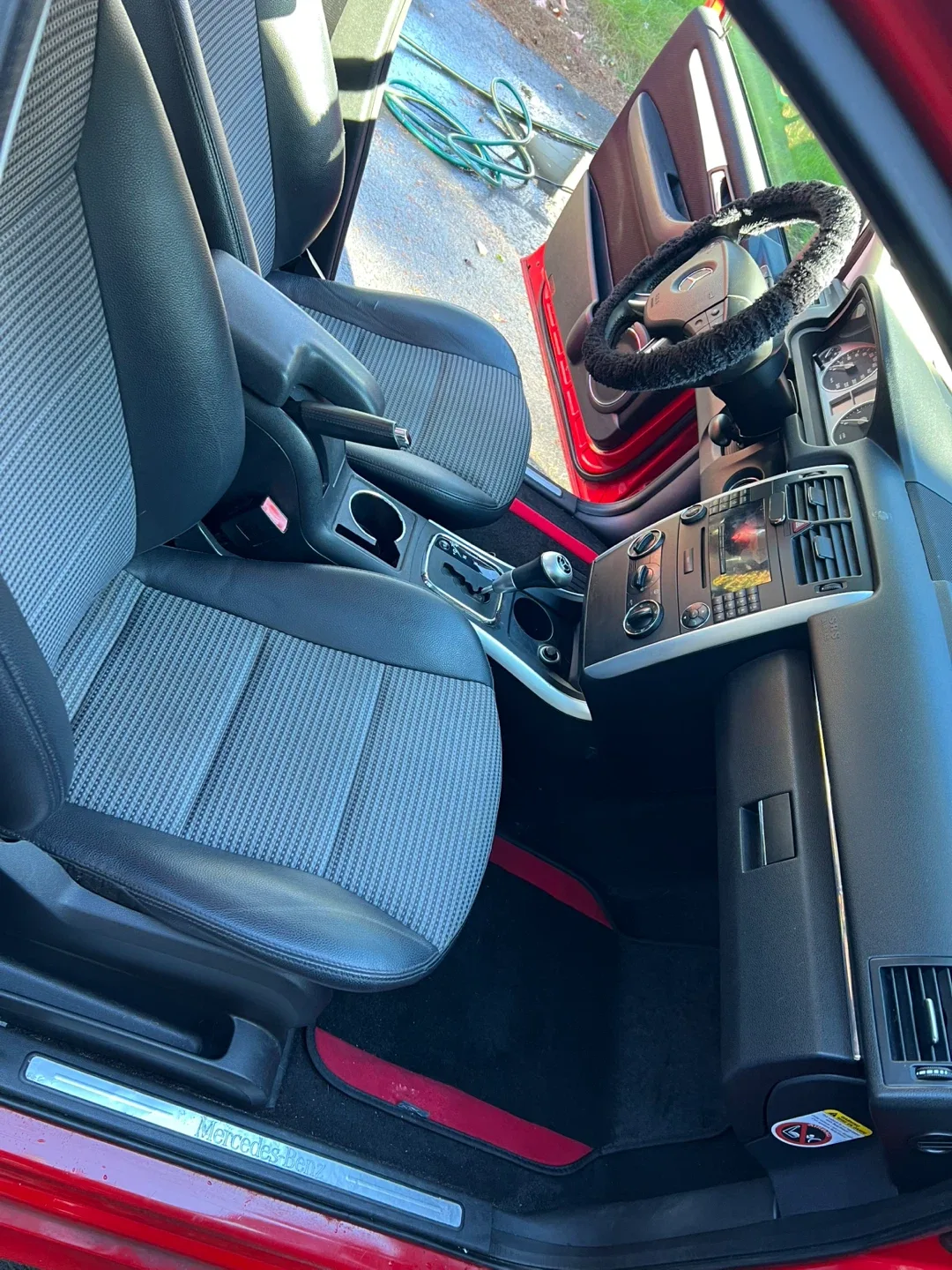 Mercedes-Benz B200 Turbo - Red Hatchback image indicator(8)