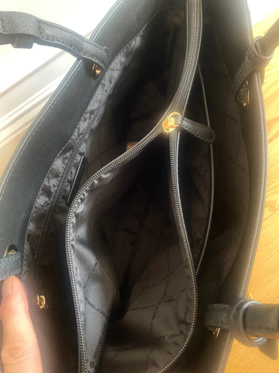 Michael Kors Black Tote Bag image indicator(4)