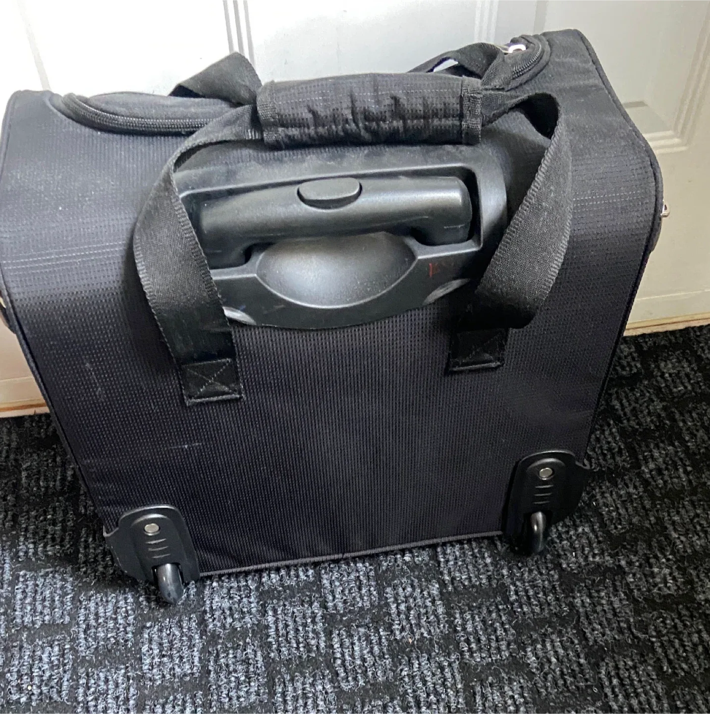 CIAO Black Rolling Carry-On Bag image indicator(3)