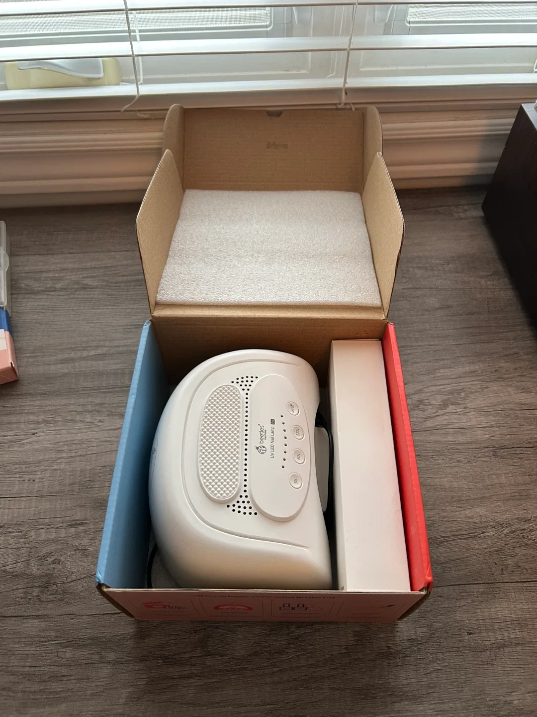 Beetles All-in-1 Mani Kit with UV LED Nail Lamp Pro image indicator(2)