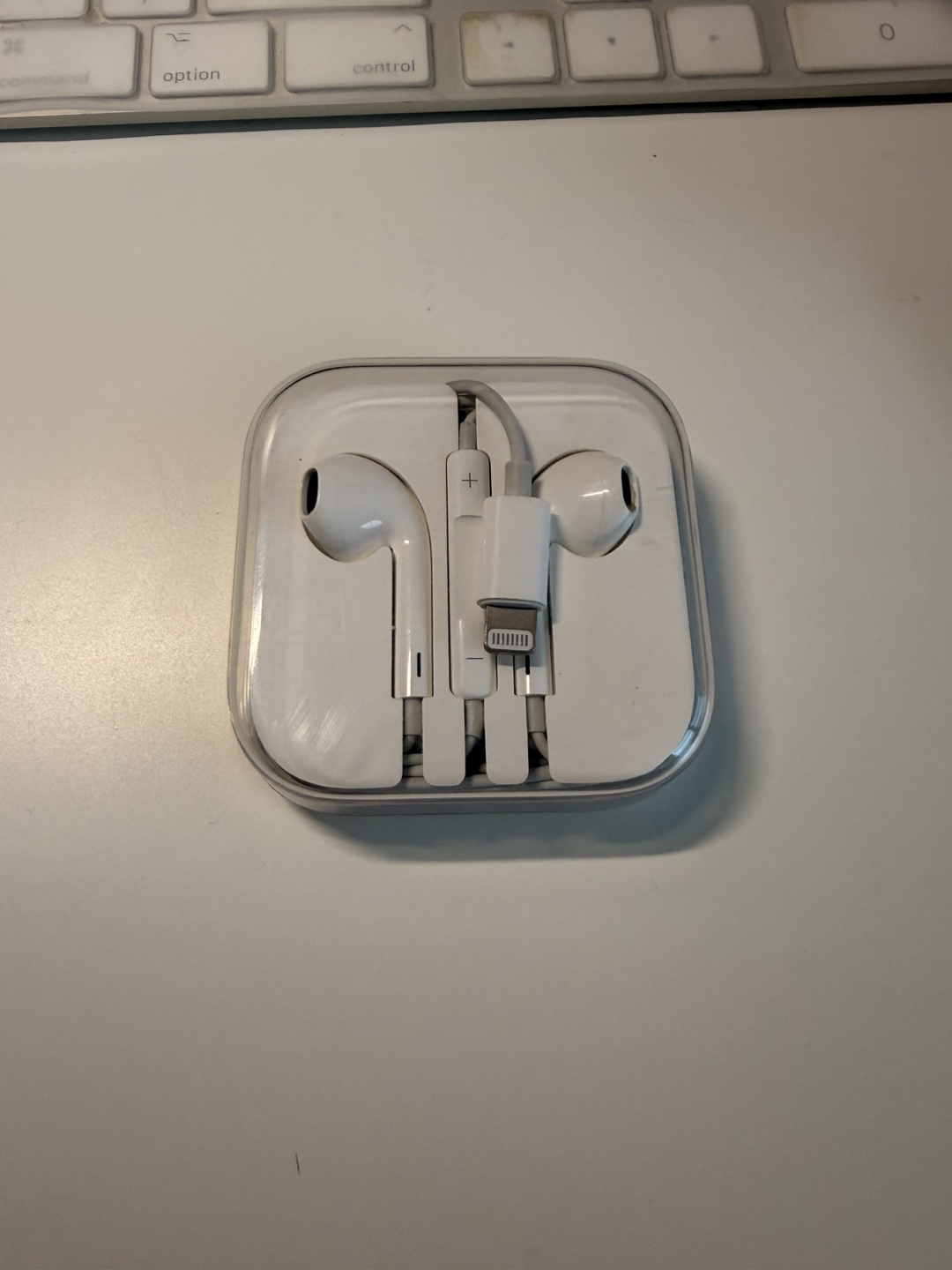 Apple EarPods with Lightning Connector