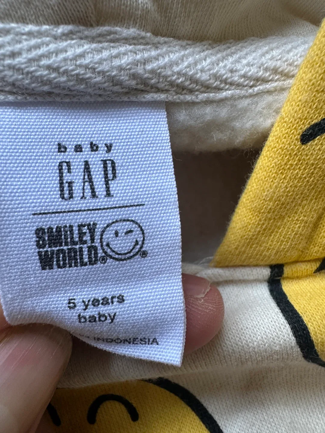 Baby Gap Smiley World Outfit - 5 Years image indicator(3)