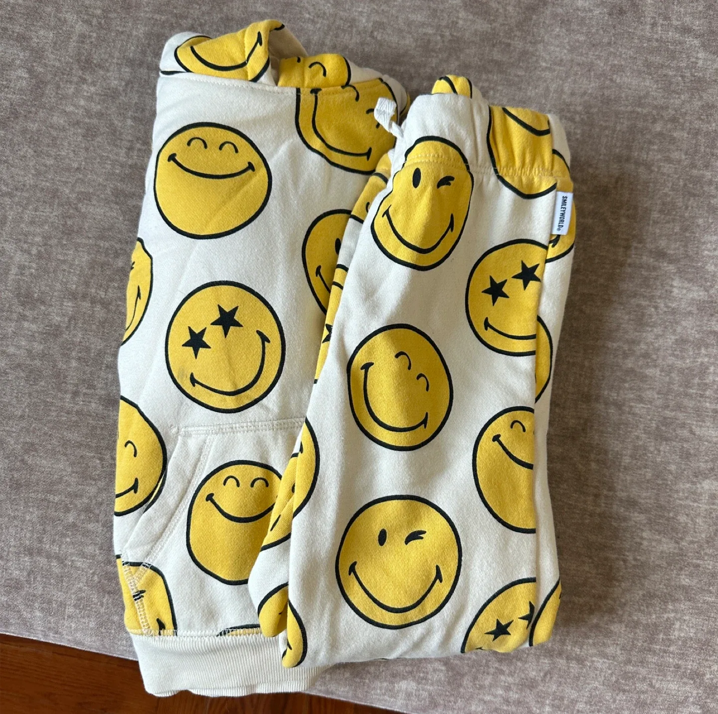 Baby Gap Smiley World Outfit - 5 Years image indicator(2)