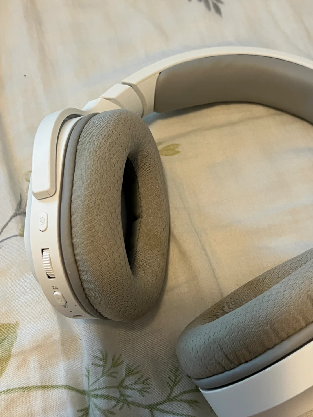 Razer Barracuda Pro Wireless Gaming Headphones - photo 3