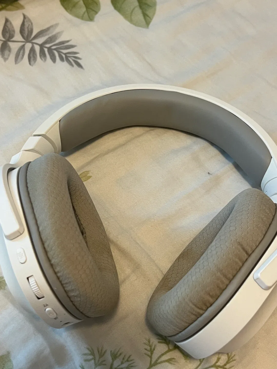 Razer Barracuda Pro Wireless Gaming Headphones image indicator(2)