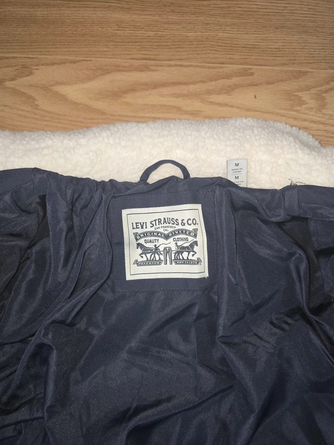 Levi Strauss & Co. Puffer Jacket - Size M - photo 2