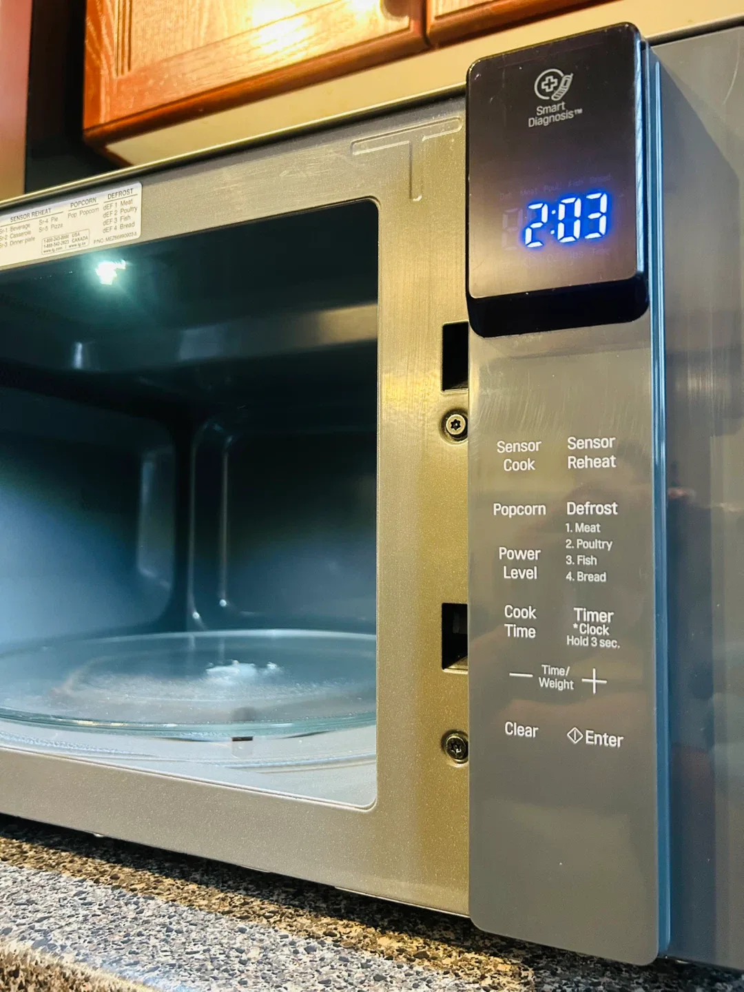 LG 1.5 cu. ft. NeoChef™ Microwave (Smart Inverter/EasyClean) image indicator(4)