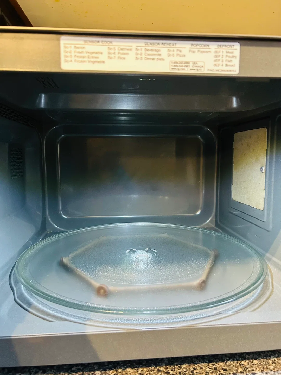 LG 1.5 cu. ft. NeoChef™ Microwave (Smart Inverter/EasyClean) image indicator(5)