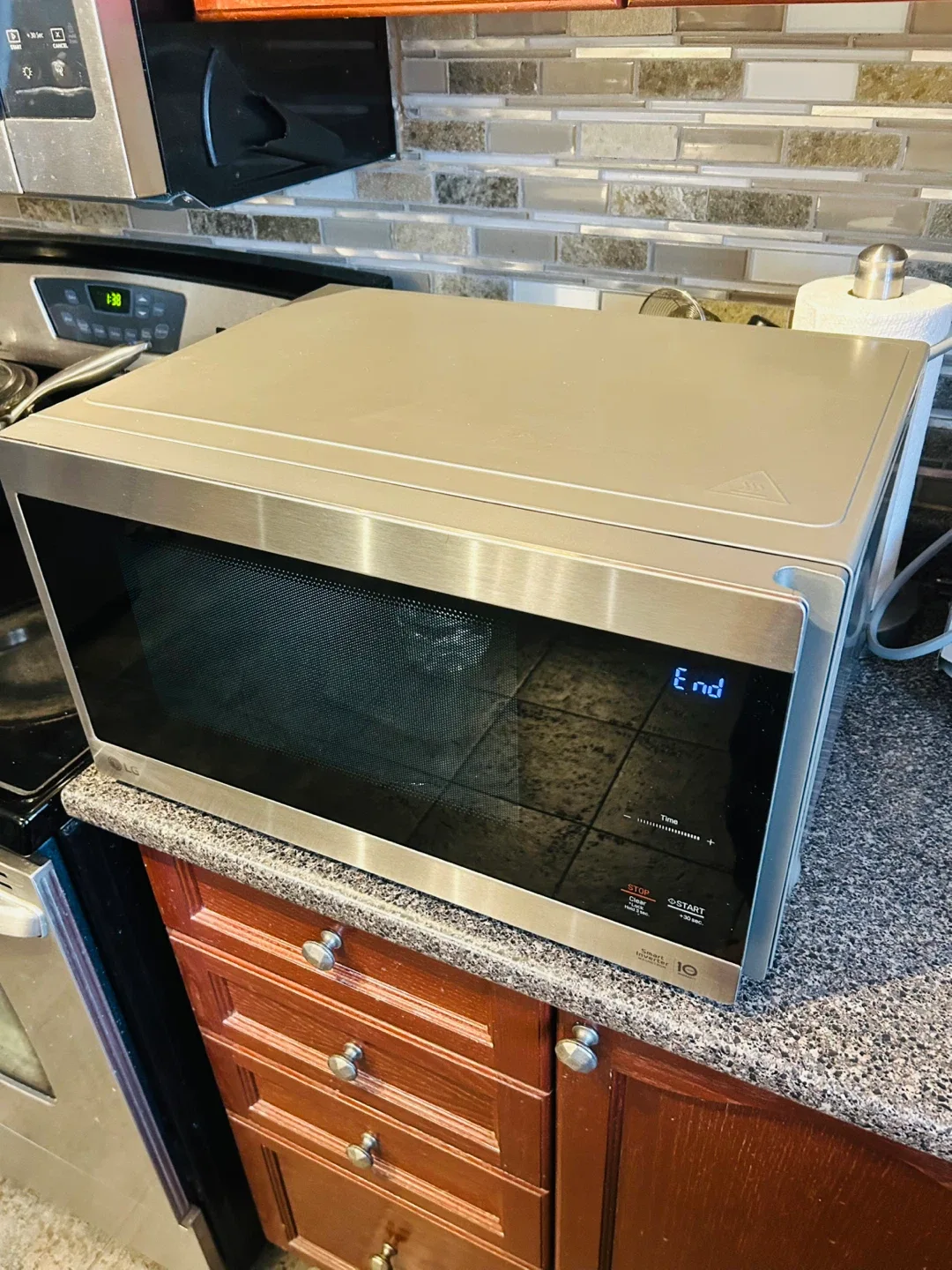 LG 1.5 cu. ft. NeoChef™ Microwave (Smart Inverter/EasyClean) image indicator(7)