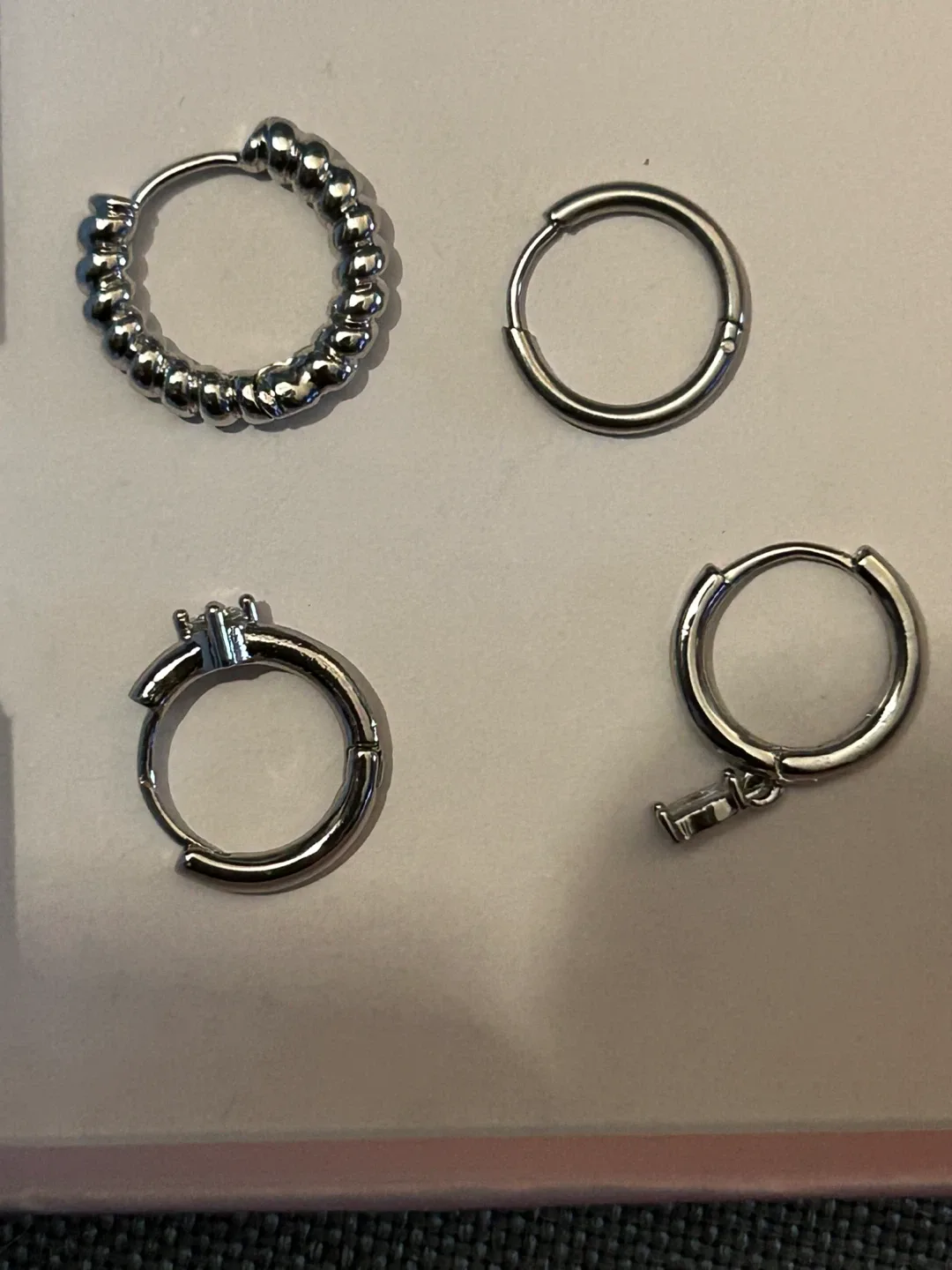 Stainless steel 20g earrings image indicator(3)