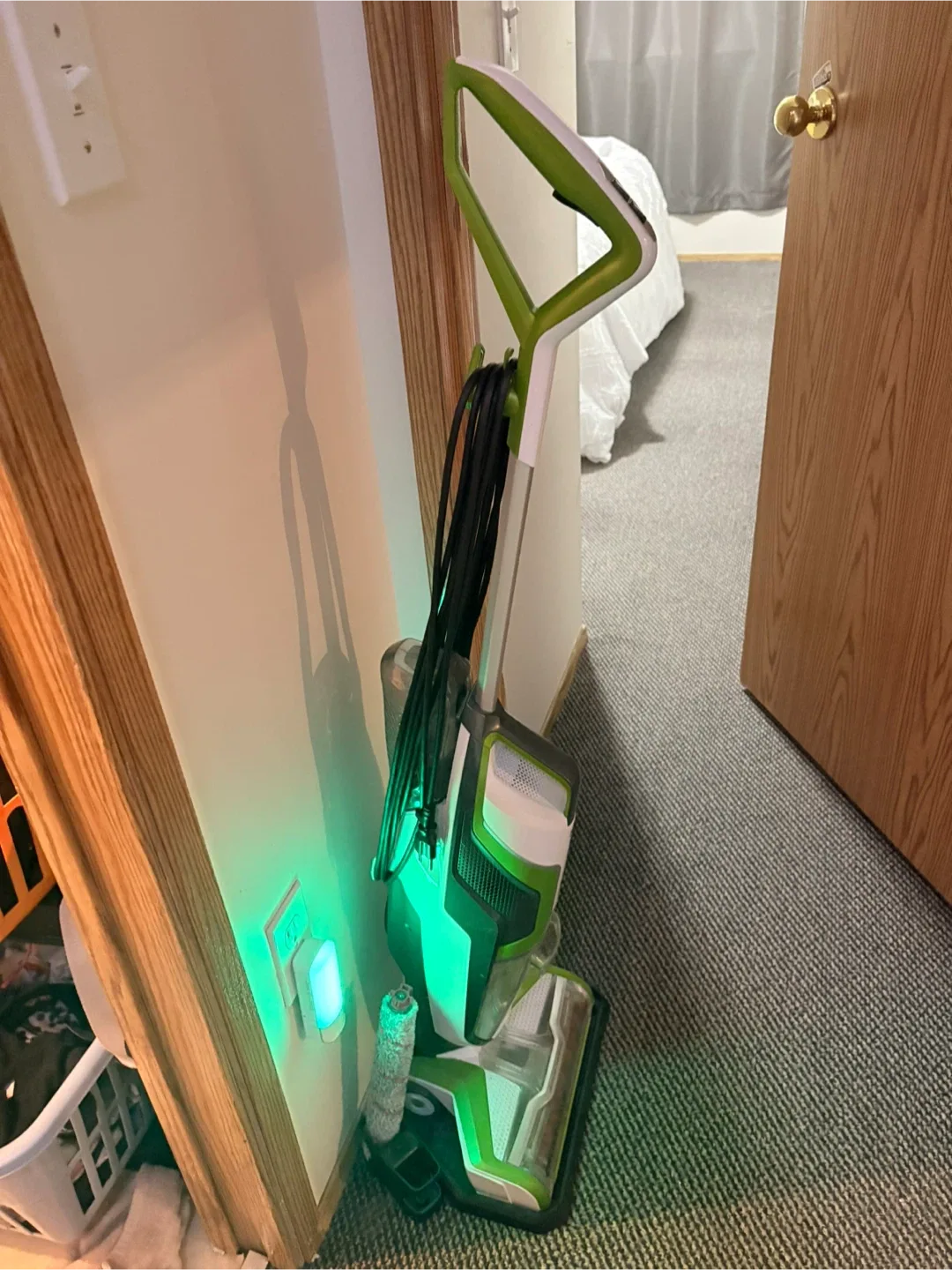 Bissell Multi Surface Swivel Wave Vacuum image indicator(2)