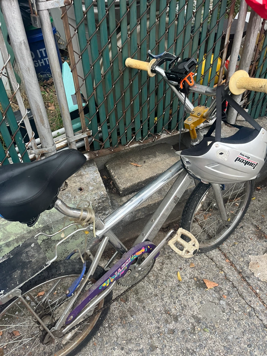 Jazzel Bike - Good Condition with helmet - photo 2