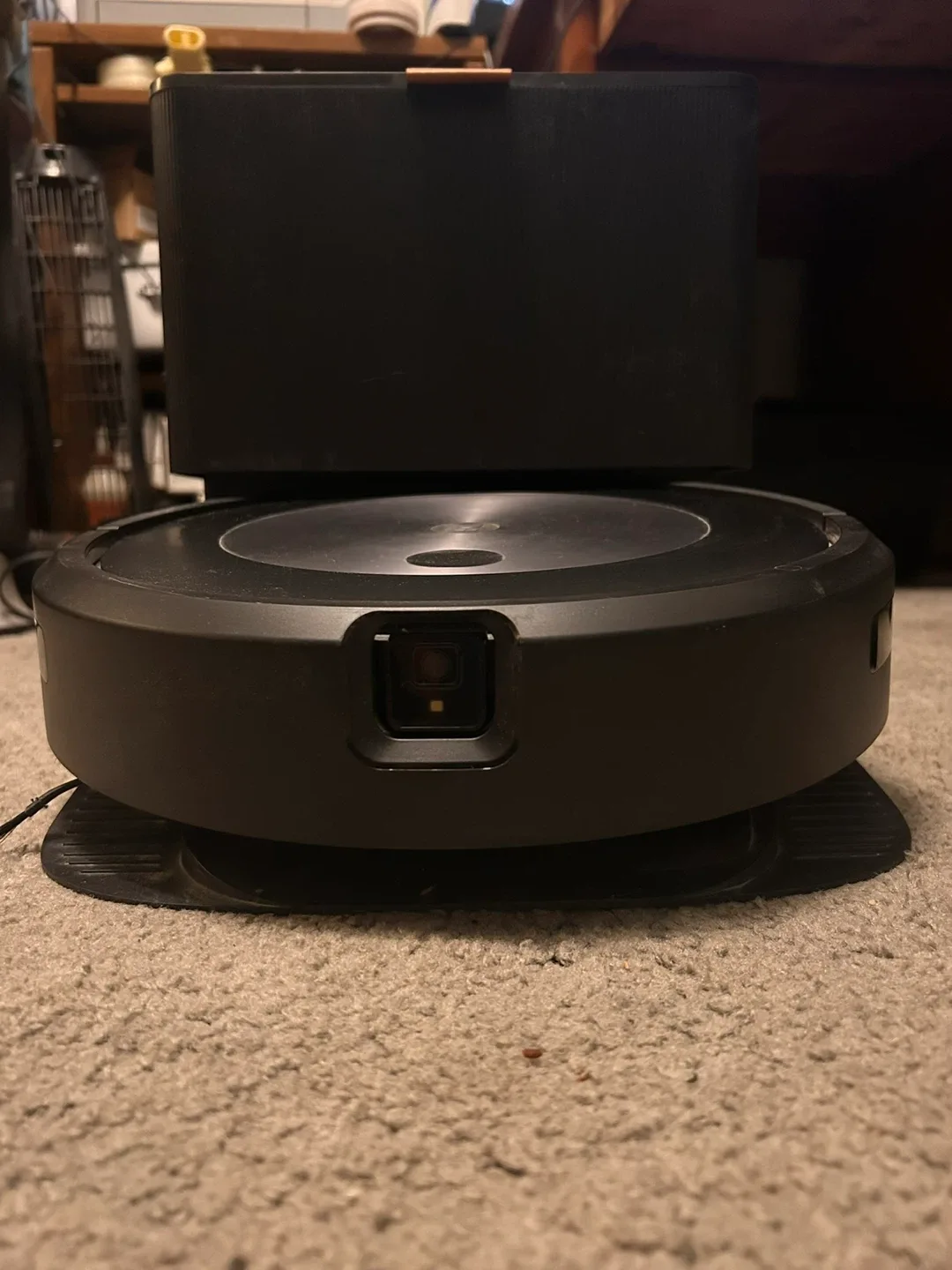 iRobot Roomba Vacuum J7+ thumbnail