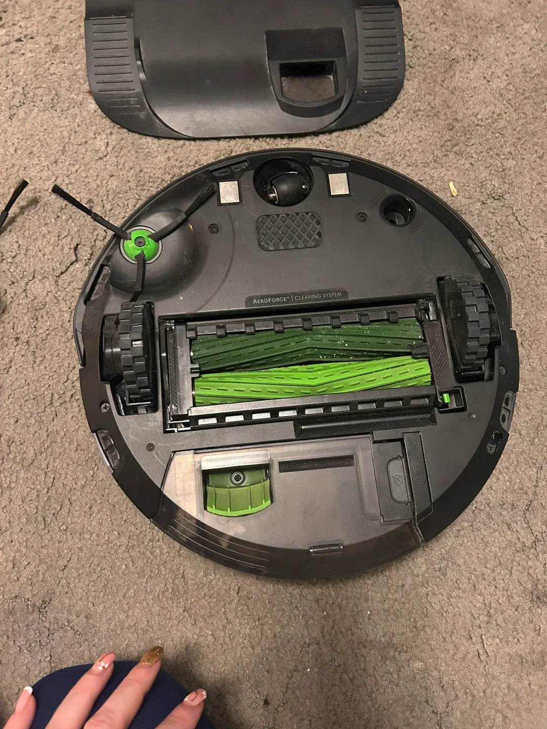 iRobot Roomba Vacuum J7+ image indicator(5)