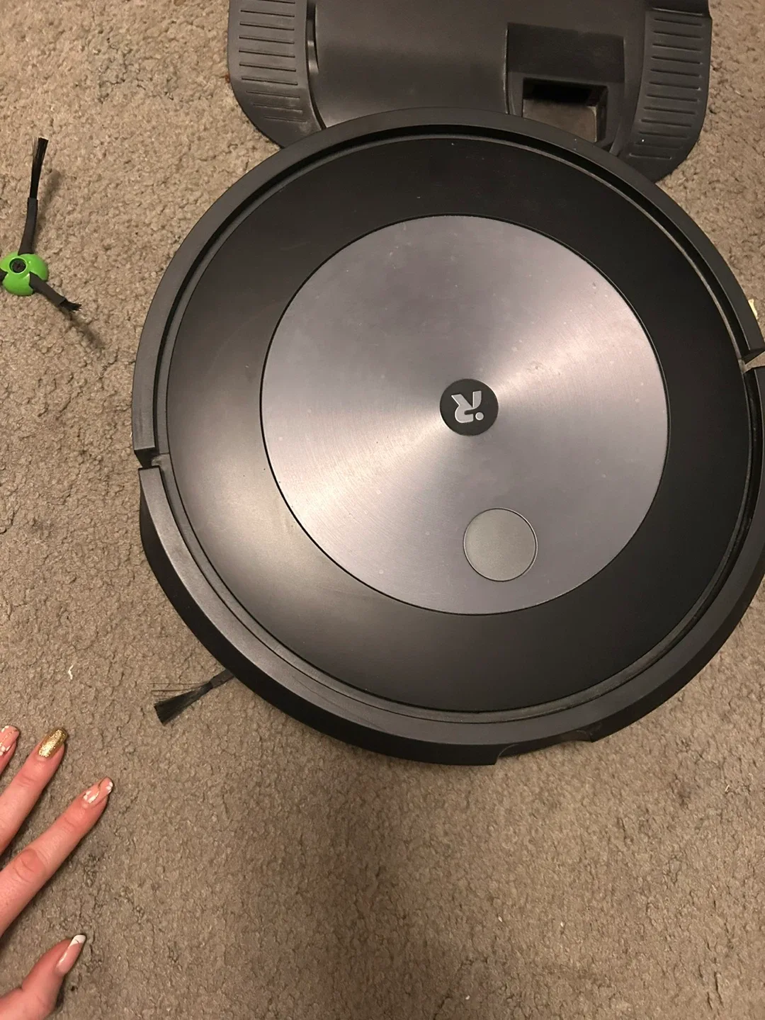 iRobot Roomba Vacuum J7+ image indicator(7)