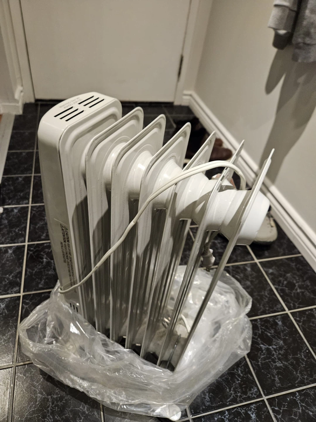 Garrison Oil-Filled Radiator Heater - photo 4