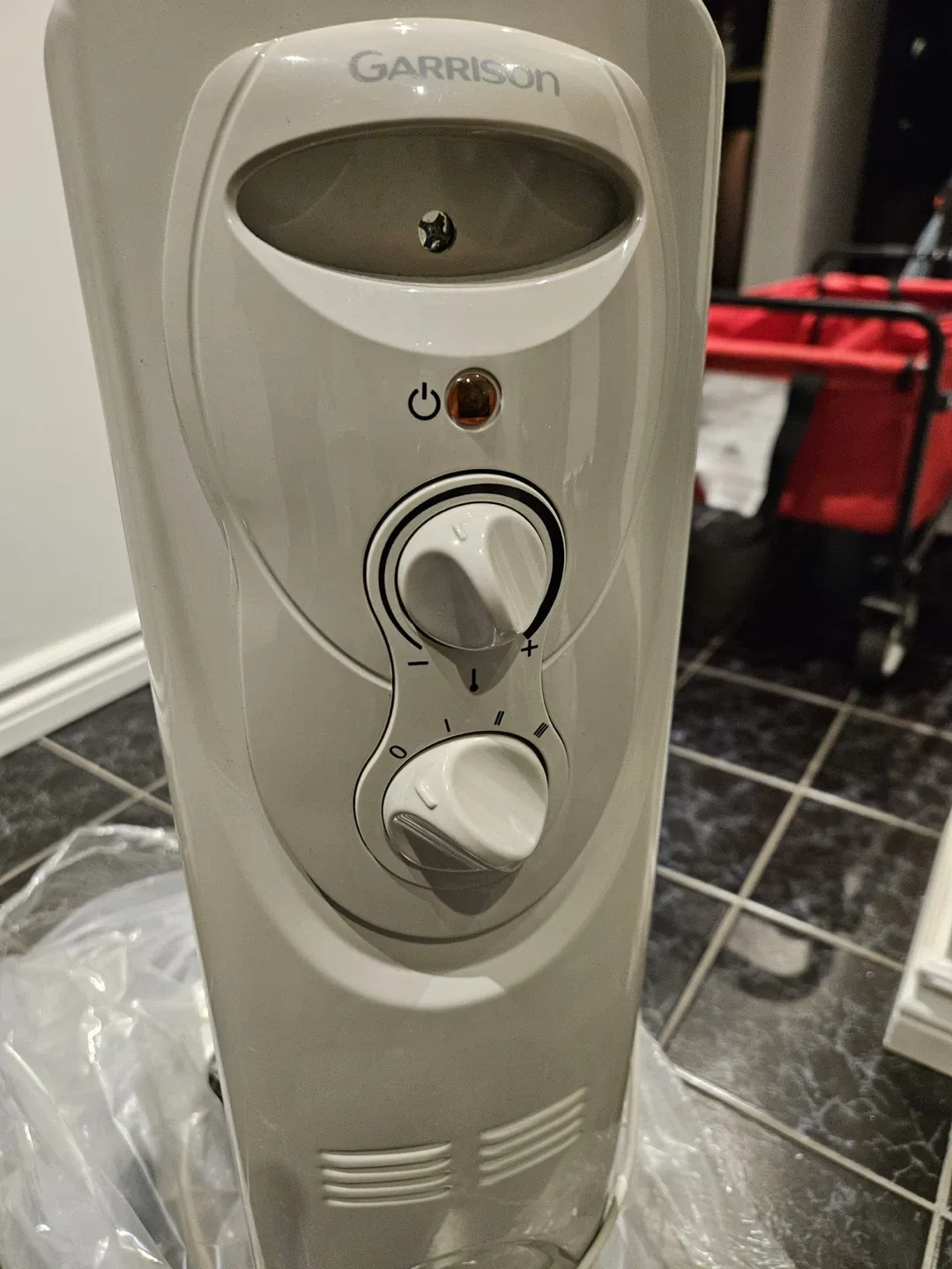 Garrison Oil-Filled Radiator Heater image indicator(2)