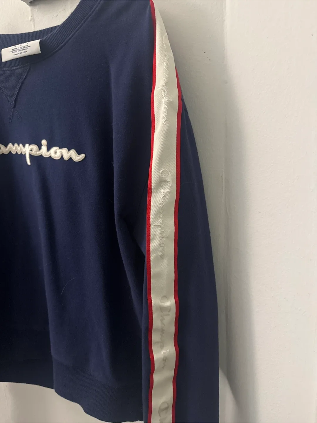 Champion Navy Blue Crewneck - Size M image indicator(2)