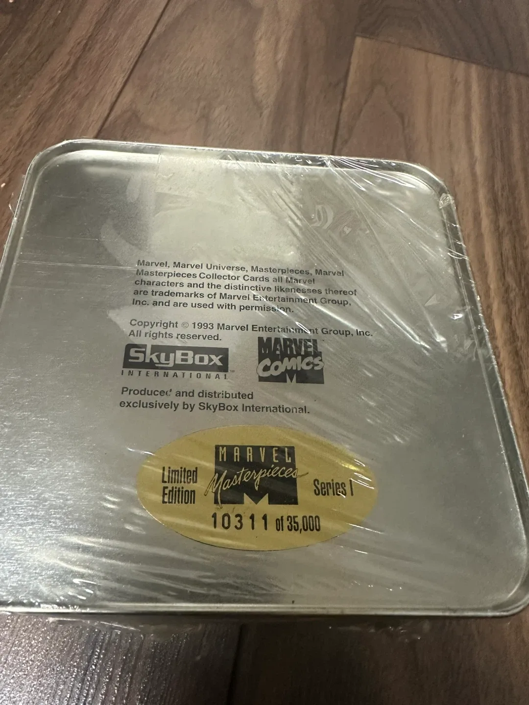 Marvel Masterpieces Series 1 Limited Edition Tin image indicator(2)