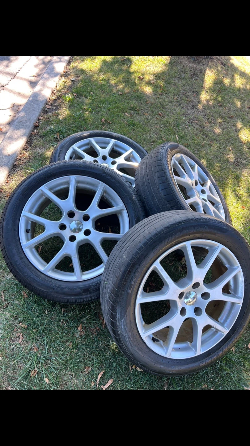 Set of 4 Alloy Wheels & Tires