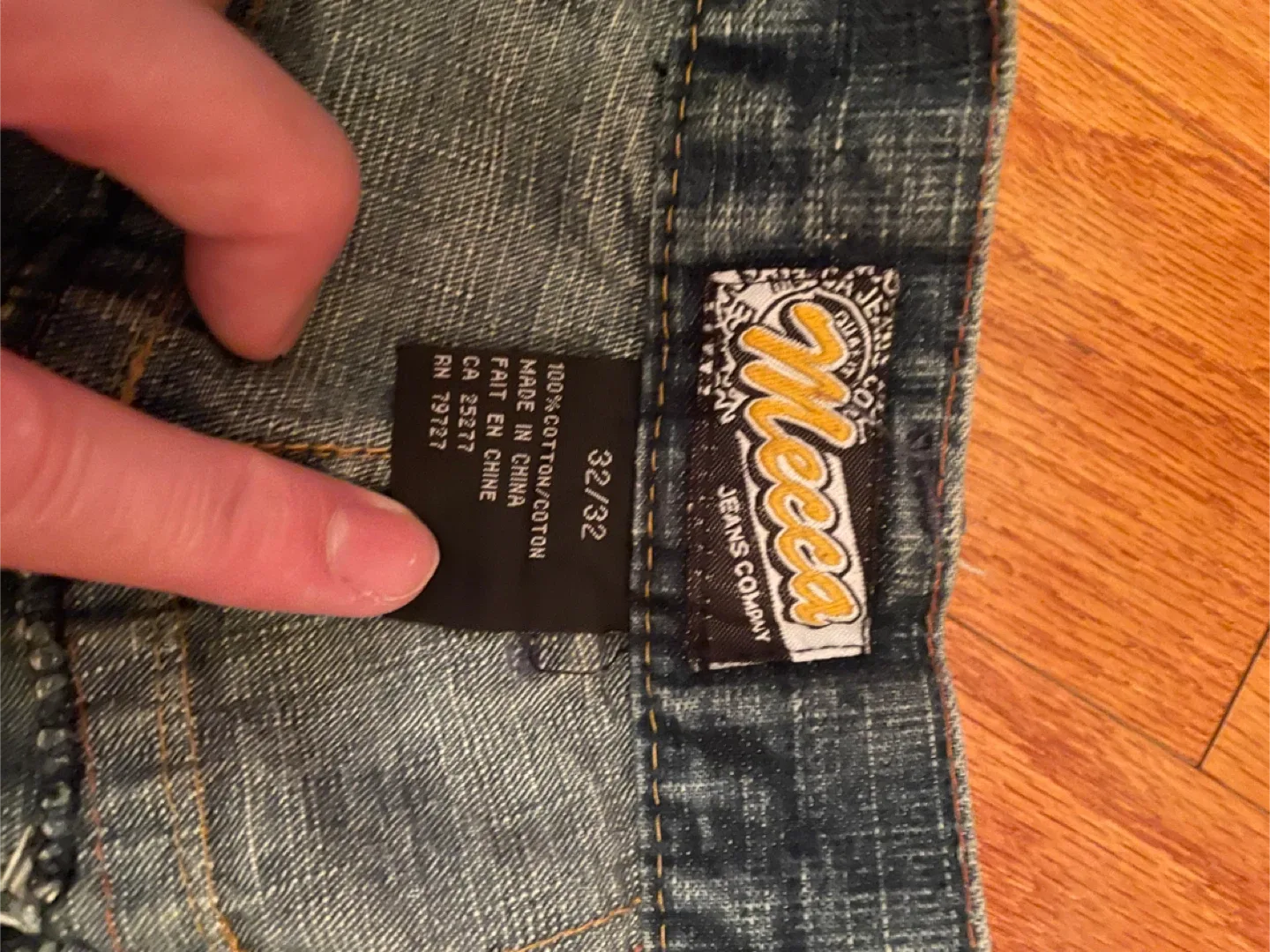 4 pair - Calvin Klein and Mecca Jeans - Size 32/32 image indicator(5)