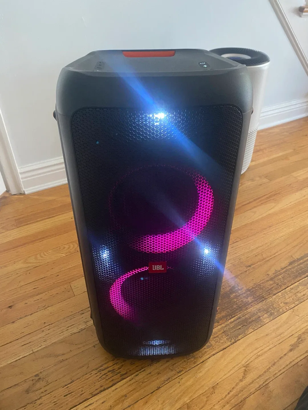 JBL Partybox 200 Speaker (FREE LOCAL DELIVERY) thumbnail