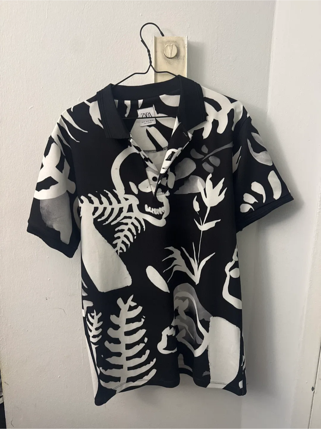 Zara Black & White Patterned Polo Shirt - Size M thumbnail