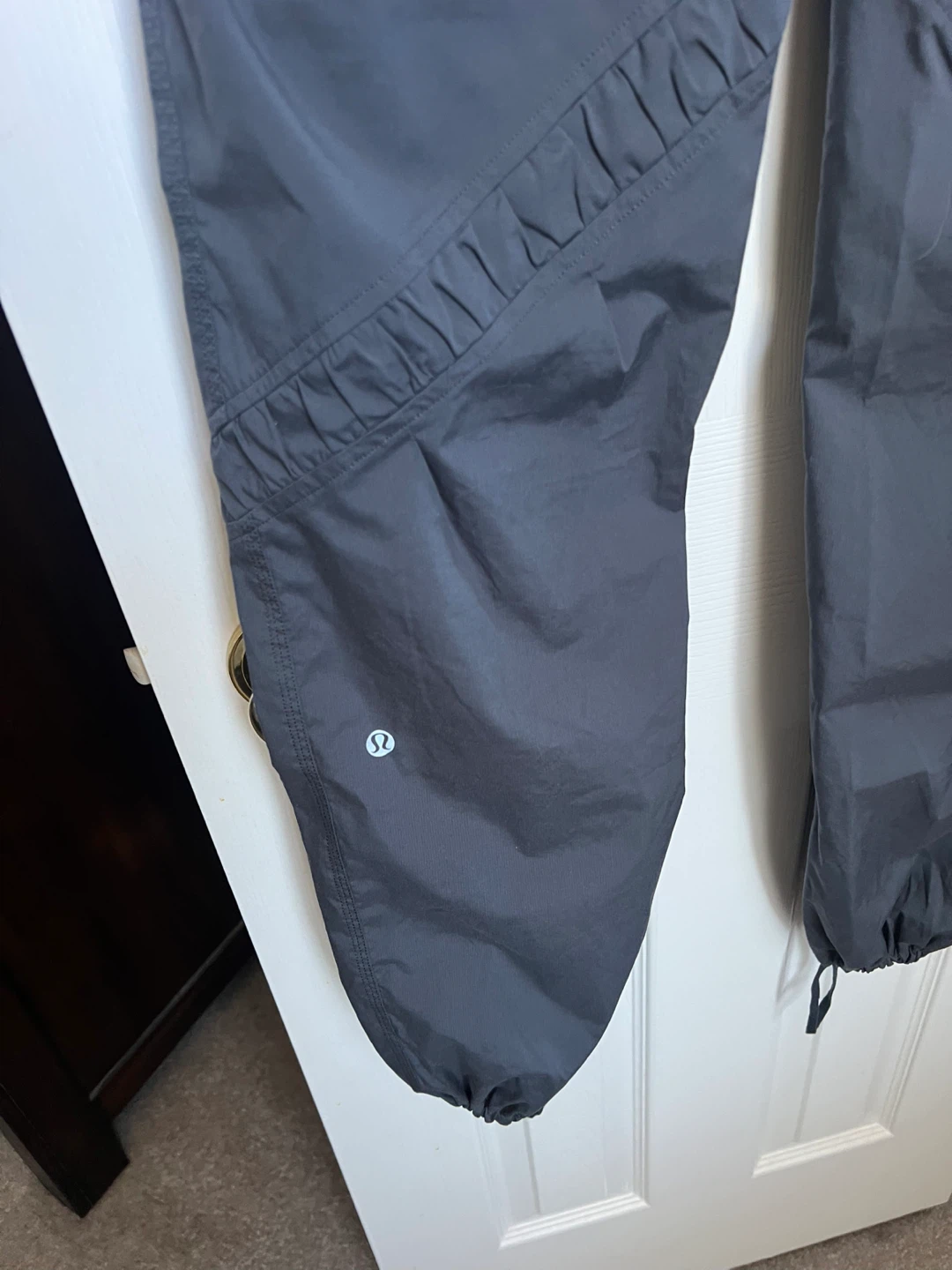Lululemon Women's Jogger Pants - Size 4 - photo 3