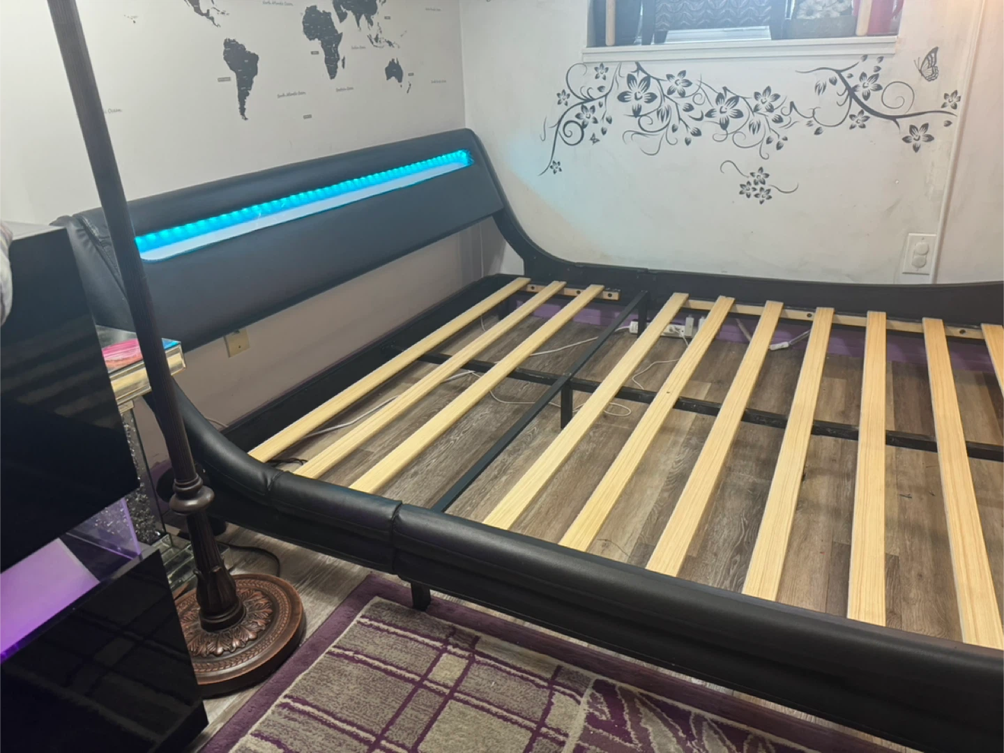 Queen size vinyl bed with LED light i - photo 3